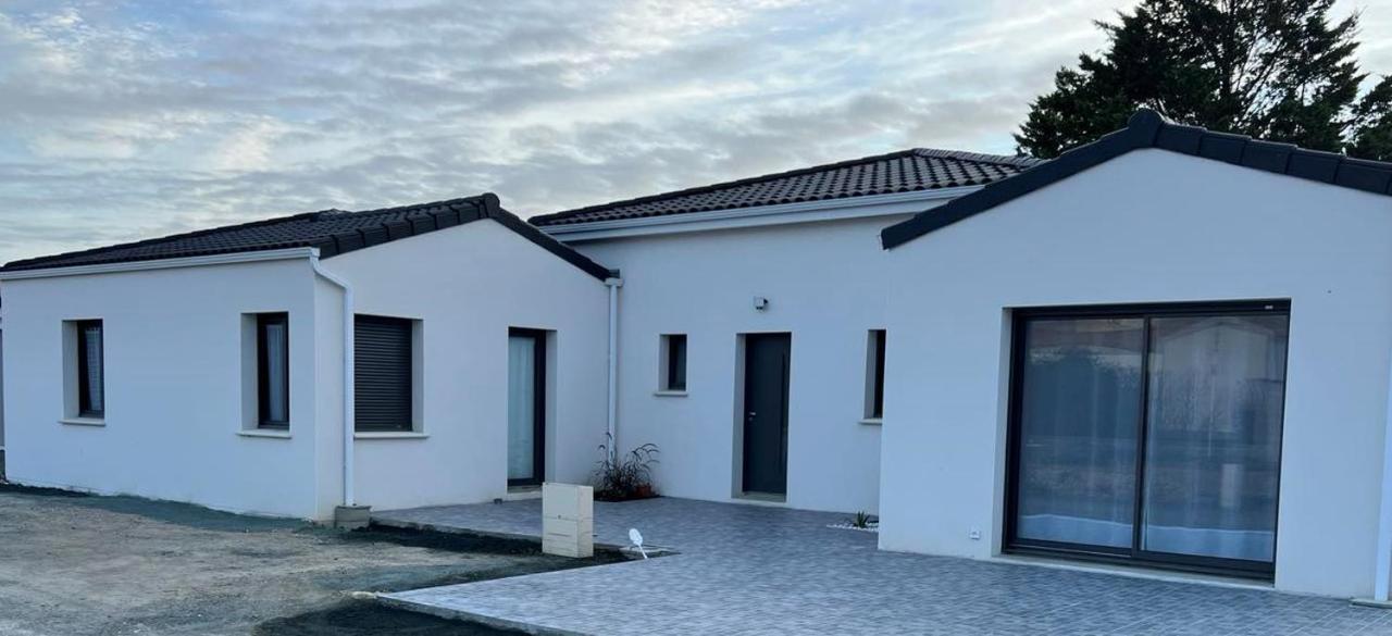 Maison Neuve De Standing 150 M2 Croix-Chapeau Exterior photo